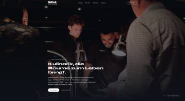 Startseite mit Video-Hero und Einstieg in die Konzepte